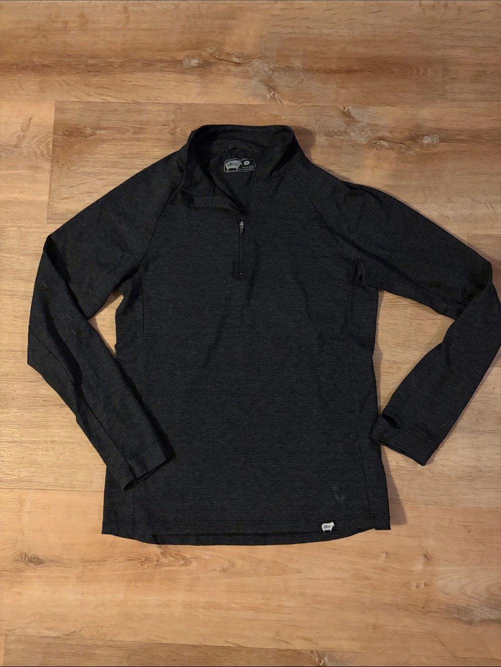 Wuru wool women’s medium quarter zip merino charcoal hiking backpacking